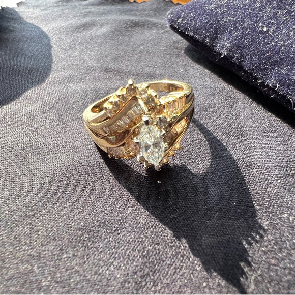 VINTAGE 14k DIAMOND RING - Picture 2 of 6